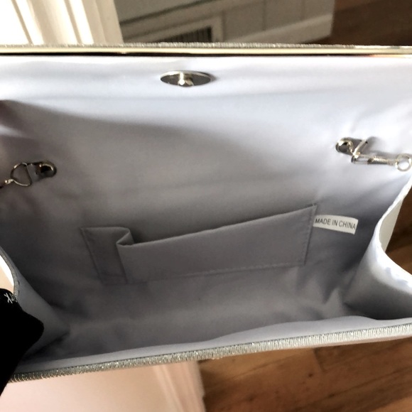 Grey sparkly clutch - Picture 3 of 3